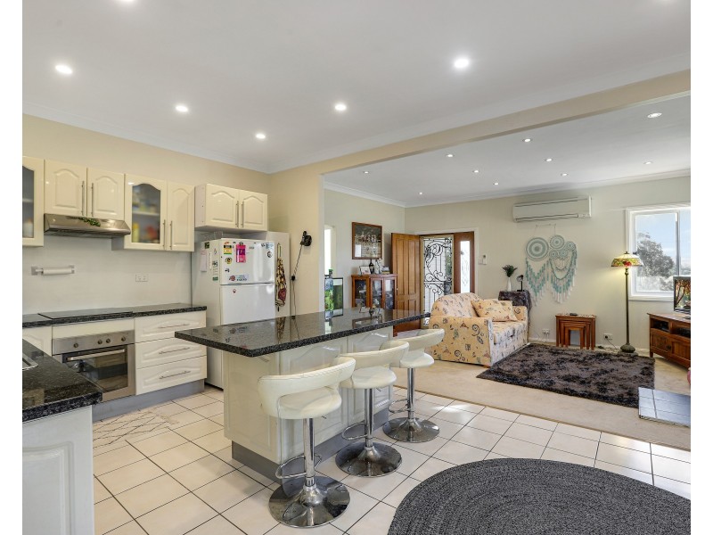 36 Memorial Avenue, Stroud NSW 2425