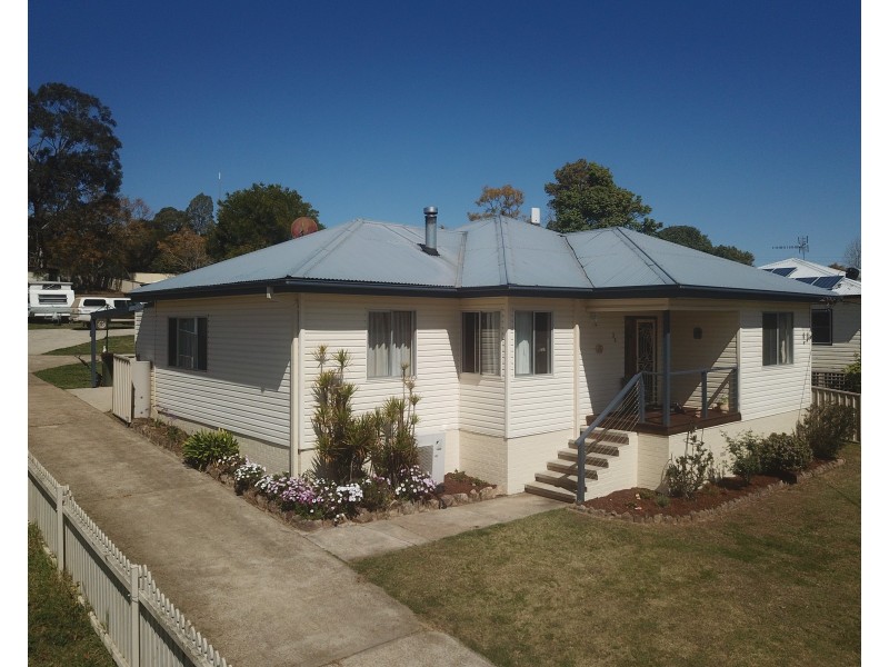 36 Memorial Avenue, Stroud NSW 2425