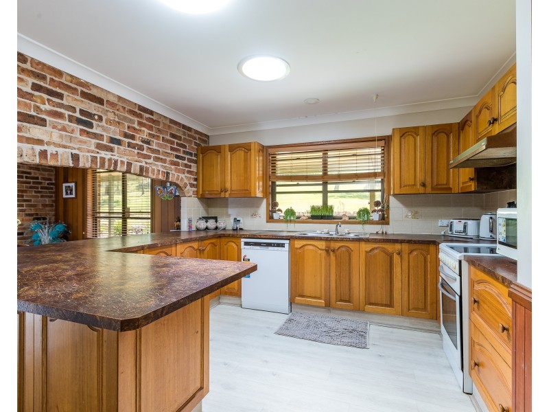 6 Holmwood Road, Seaham NSW 2324