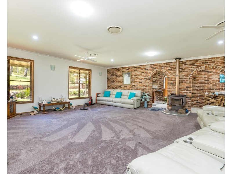 6 Holmwood Road, Seaham NSW 2324