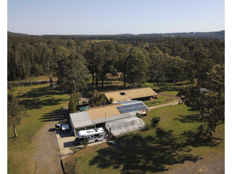 6 Holmwood Road, Seaham NSW 2324