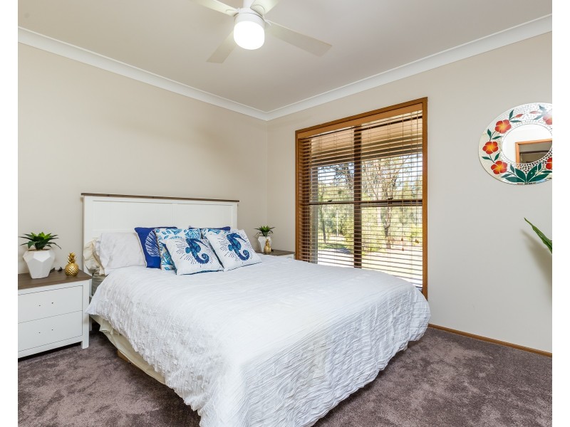 6 Holmwood Road, Seaham NSW 2324