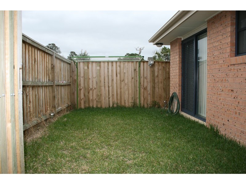 2/21 Hillview Avenue, Dungog NSW 2420