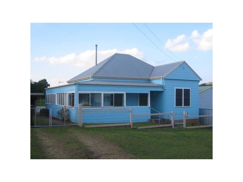 27 Myles Street, Dungog NSW 2420