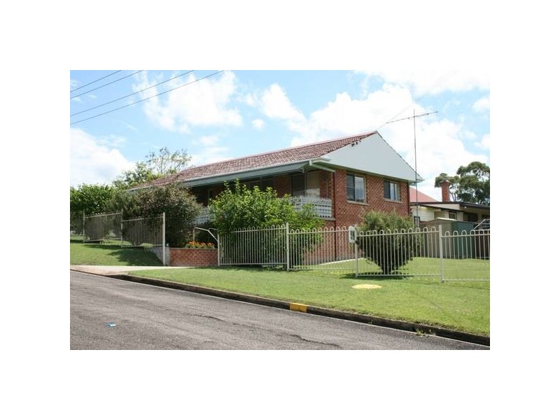 2 Carlton Avenue, Dungog NSW 2420