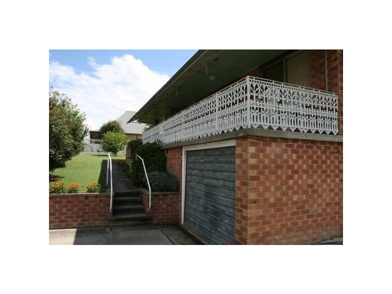 2 Carlton Avenue, Dungog NSW 2420