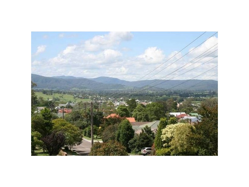 2 Carlton Avenue, Dungog NSW 2420
