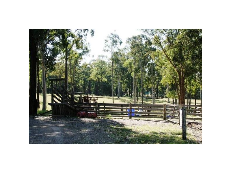 215 Eagleton Forest Road, Glen Oak NSW 2320