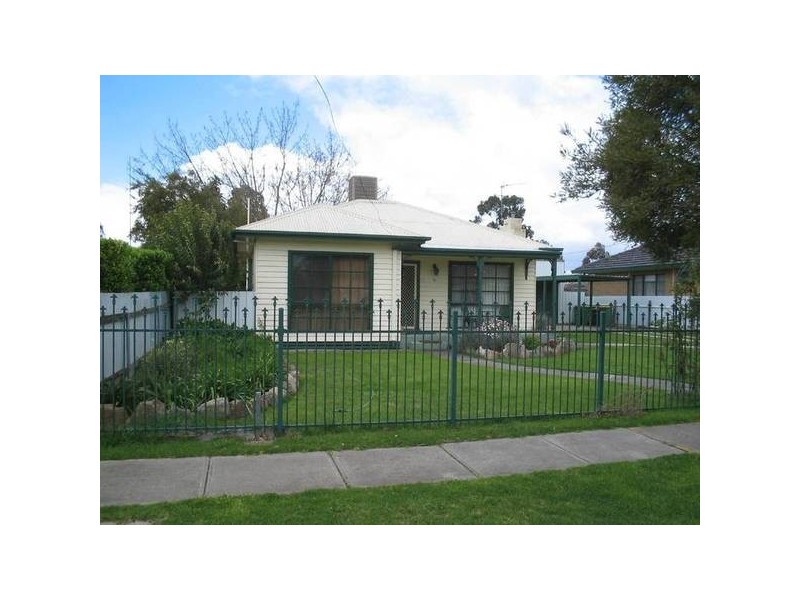 14 Mulqueeney Street, Wodonga VIC 3690