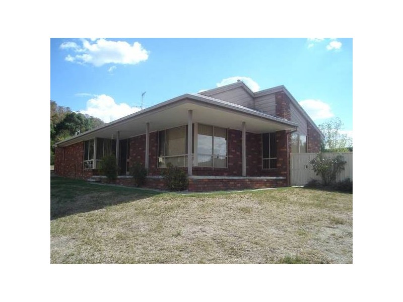 McCulloch Crescent, Wodonga VIC 3690