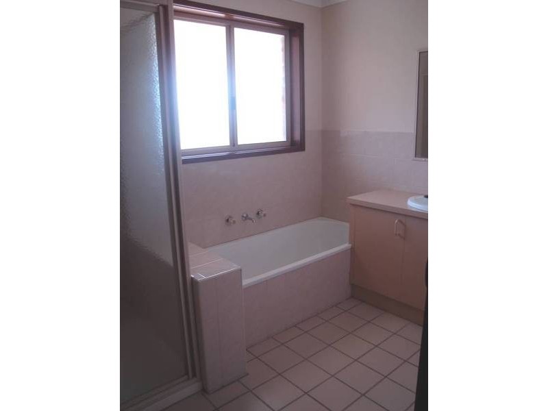 McCulloch Crescent, Wodonga VIC 3690