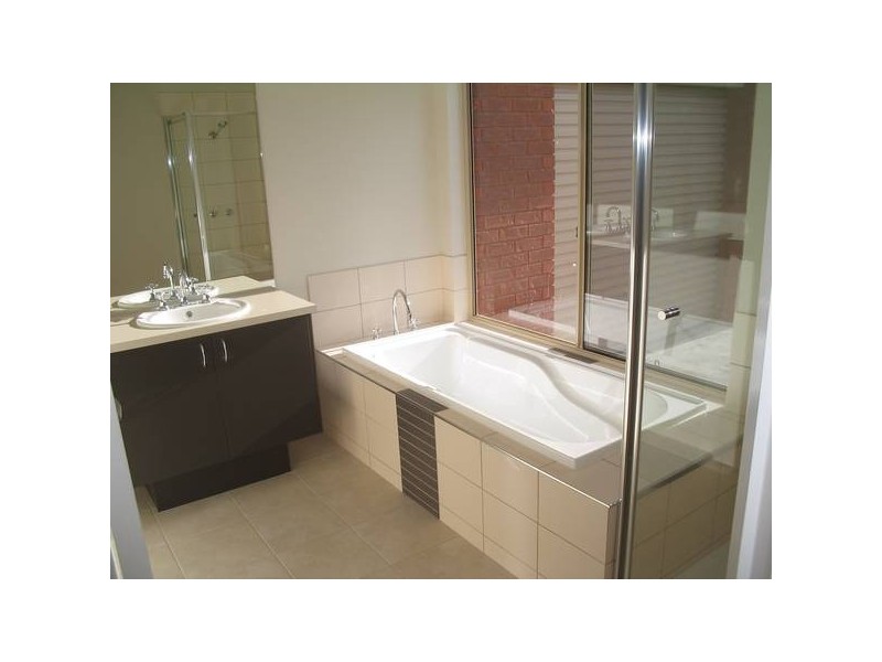 99 Yarralumla Drive, Wodonga VIC 3690