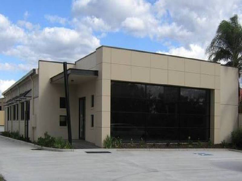 4 MOOREFIELD PARK DRIVE, Wodonga VIC 3690