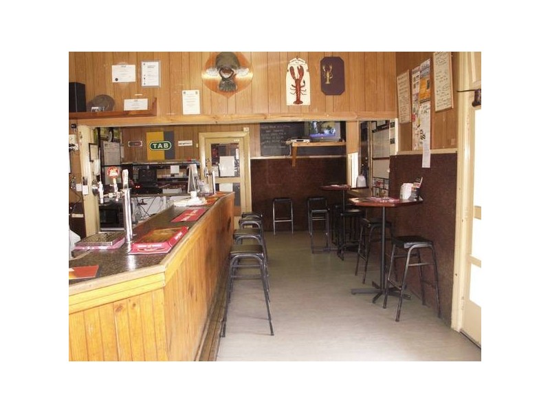 11 Anna Street, Urana NSW 2645