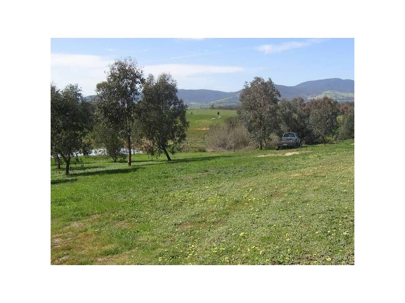 2 Isaacs Avenue, Yackandandah VIC 3749