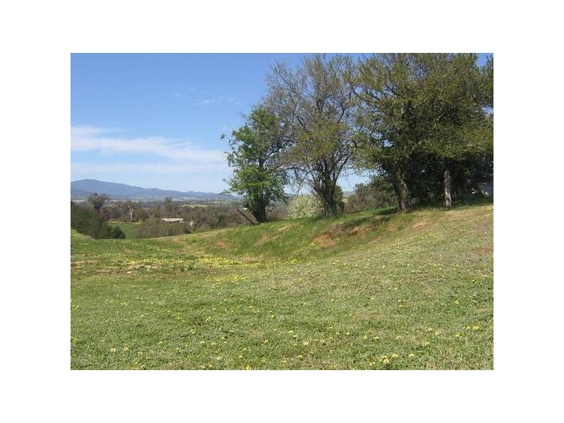 2 Isaacs Avenue, Yackandandah VIC 3749