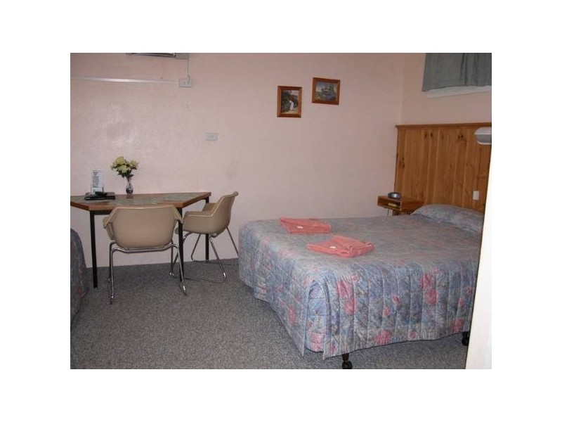 511 WAGGA ROAD, Lavington NSW 2641