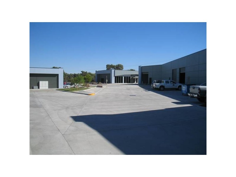 2, 3 & 5/1A MOOREFIELD PARK DRIVE, Wodonga VIC 3690