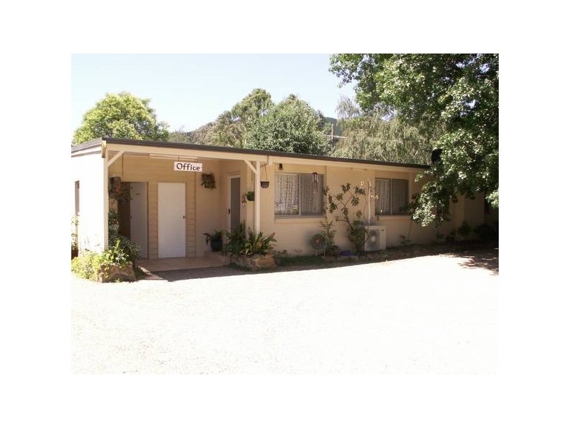 1 ASHWOOD AVENUE, Bright VIC 3741