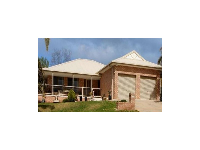 257 Desmond Street, Lavington NSW 2641