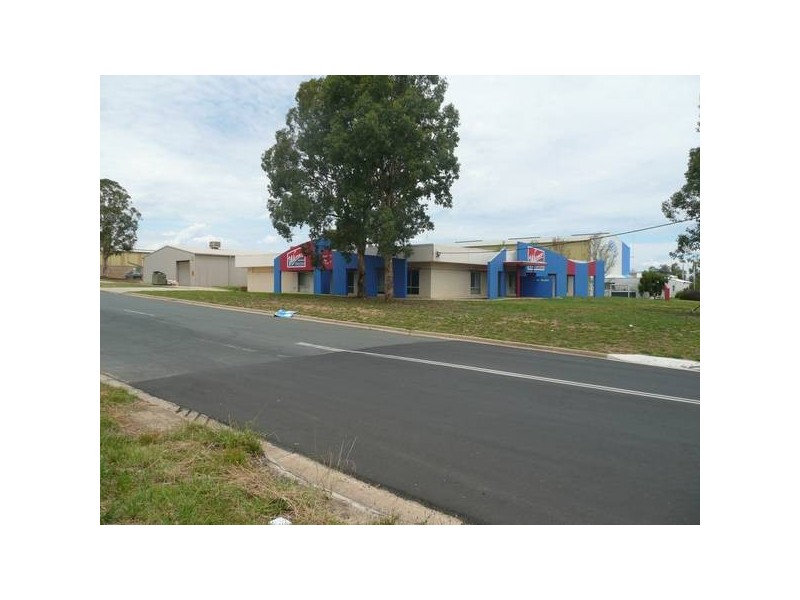 560 DALLINGER ROAD, Lavington NSW 2641