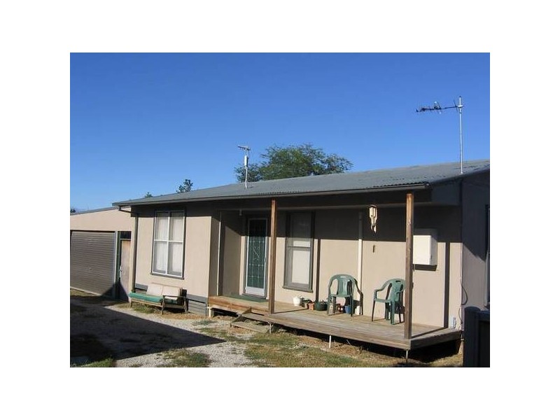 14 Conness Street, Chiltern VIC 3683
