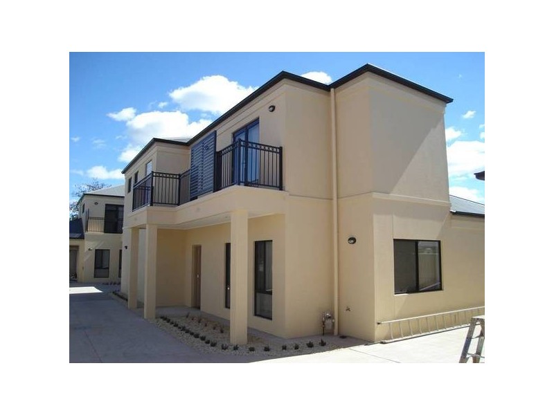379 Urana Road, Lavington NSW 2641
