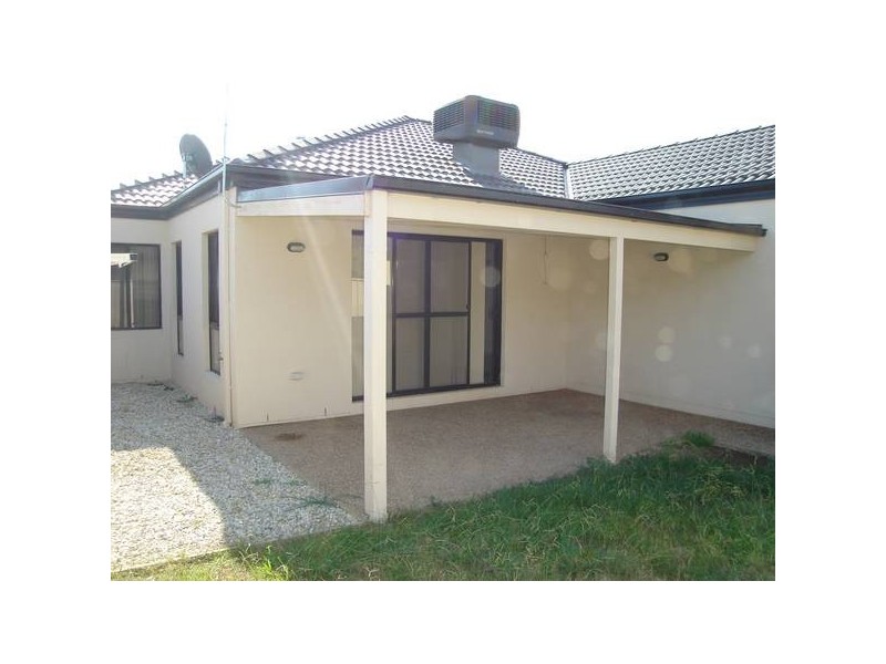 2/22 Mountain Way, Lavington NSW 2641