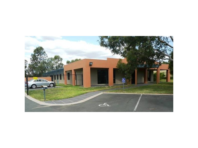 2 FOOTMARK COURT, Wodonga VIC 3690