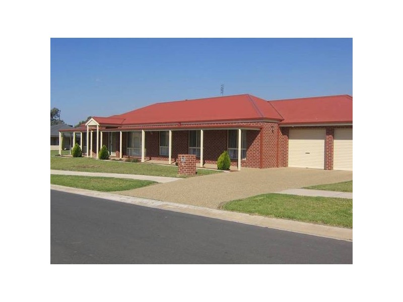 8 Willoughby Avenue, Wodonga VIC 3690