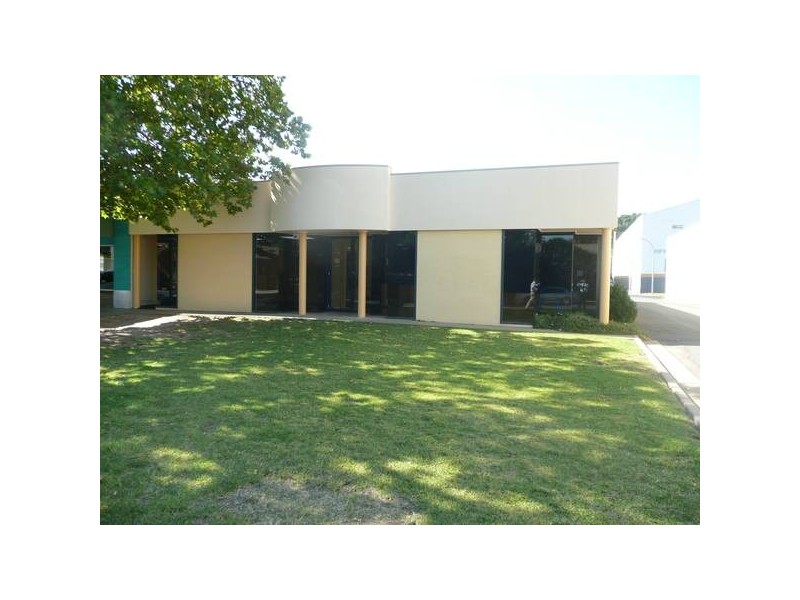 566 Macauley Street, Albury NSW 2640