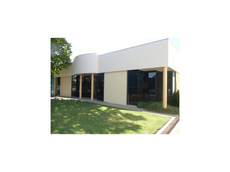 566 Macauley Street, Albury NSW 2640