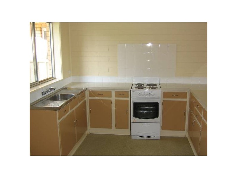 2/856 Padman Drive, Albury NSW 2640