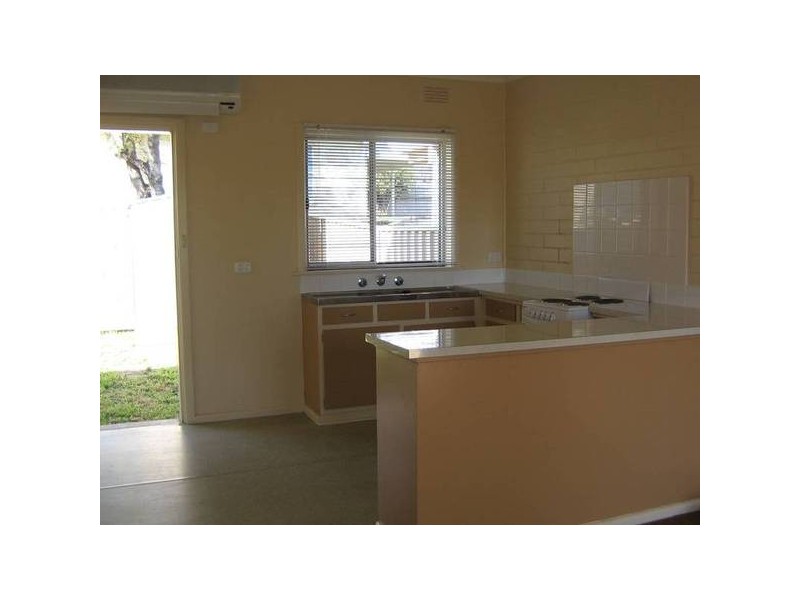 2/856 Padman Drive, Albury NSW 2640