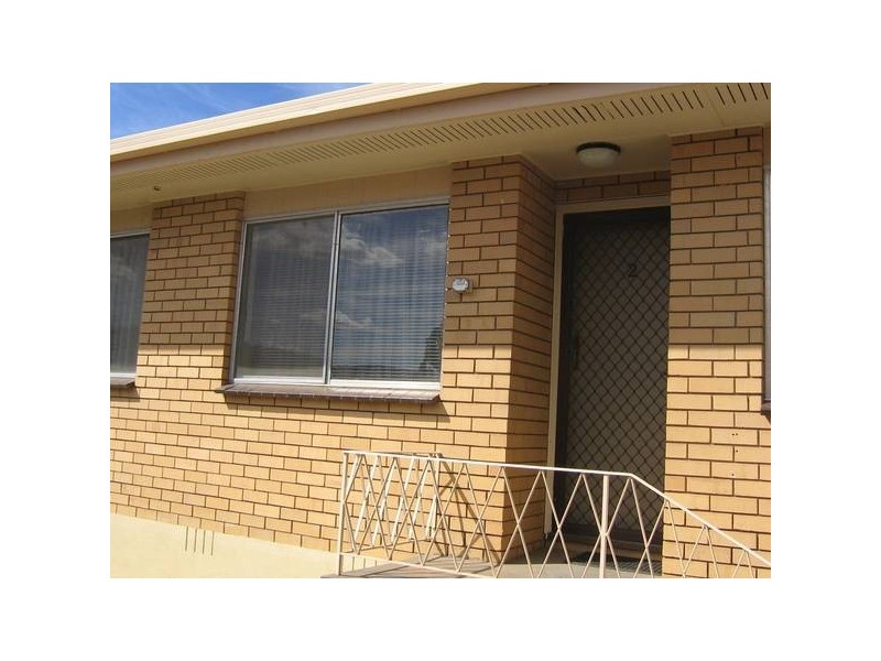 2/856 Padman Drive, Albury NSW 2640