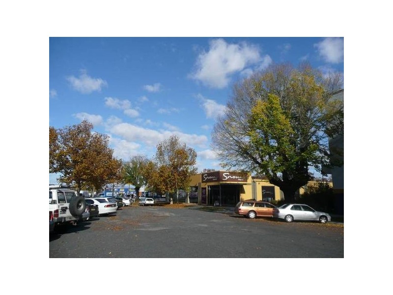 557 YOUNG STREET, Albury NSW 2640