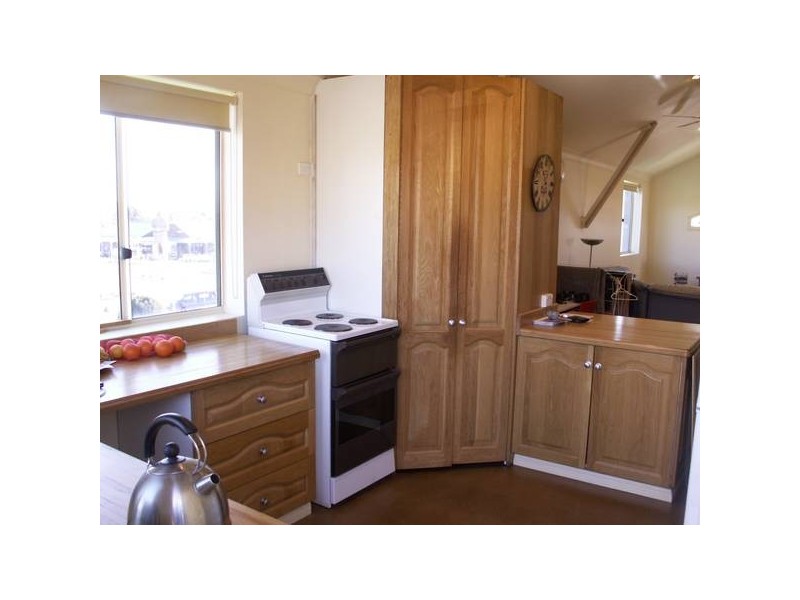 3 GLADSTONE STREET, Glenrowan VIC 3675