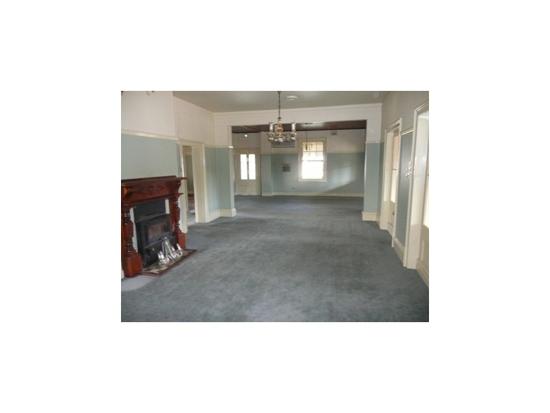 592 KIEWA STREET, Albury NSW 2640