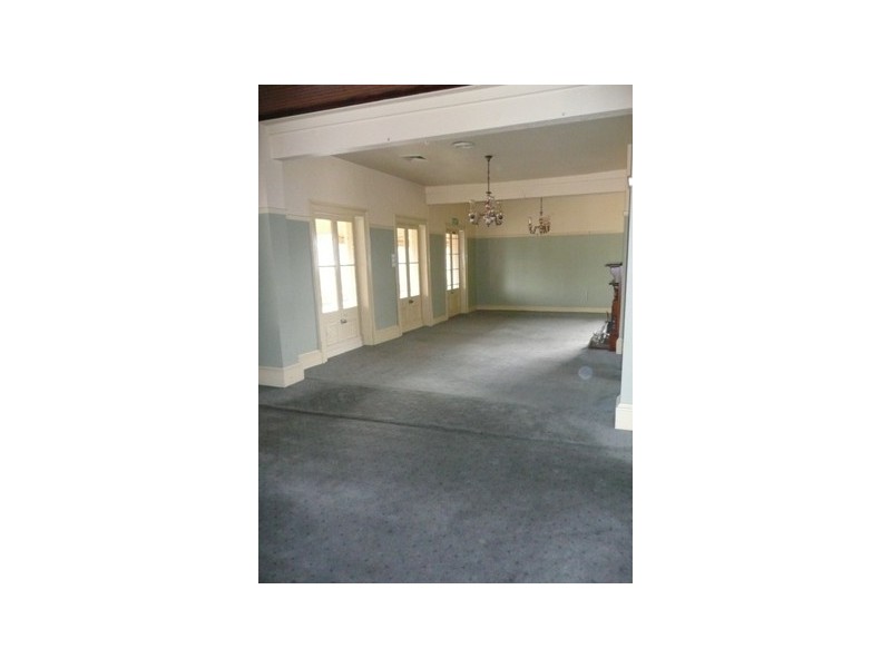 592 KIEWA STREET, Albury NSW 2640