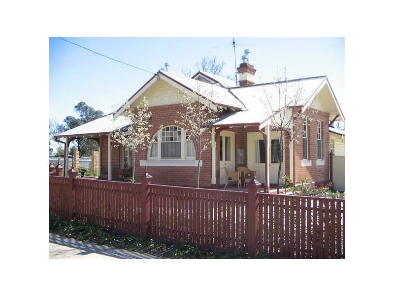 39 HAWKINS STREET, Howlong NSW 2643