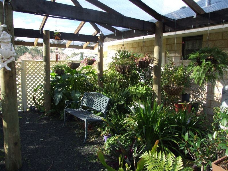 16 Leschenaultia Circle, Donnybrook WA 6239