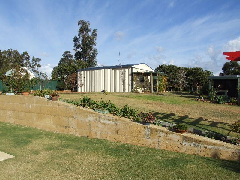 16 Leschenaultia Circle, Donnybrook WA 6239