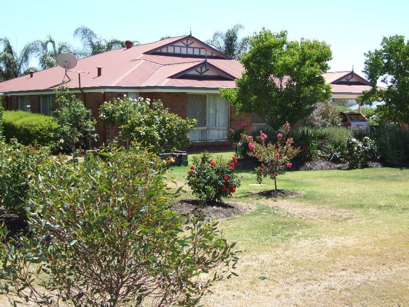 85 Leschenaultia, Donnybrook WA 6239