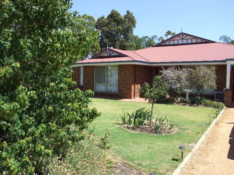 85 Leschenaultia, Donnybrook WA 6239