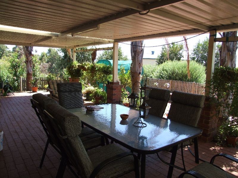 85 Leschenaultia, Donnybrook WA 6239