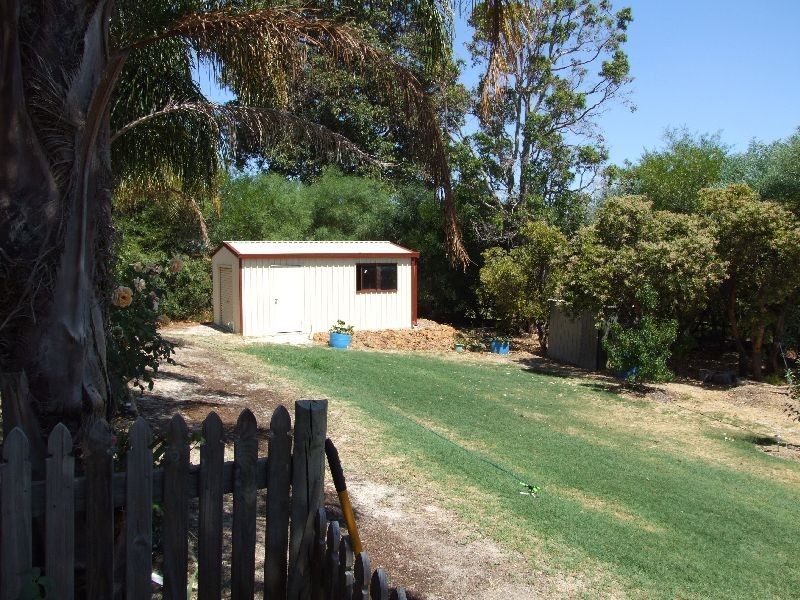 85 Leschenaultia, Donnybrook WA 6239