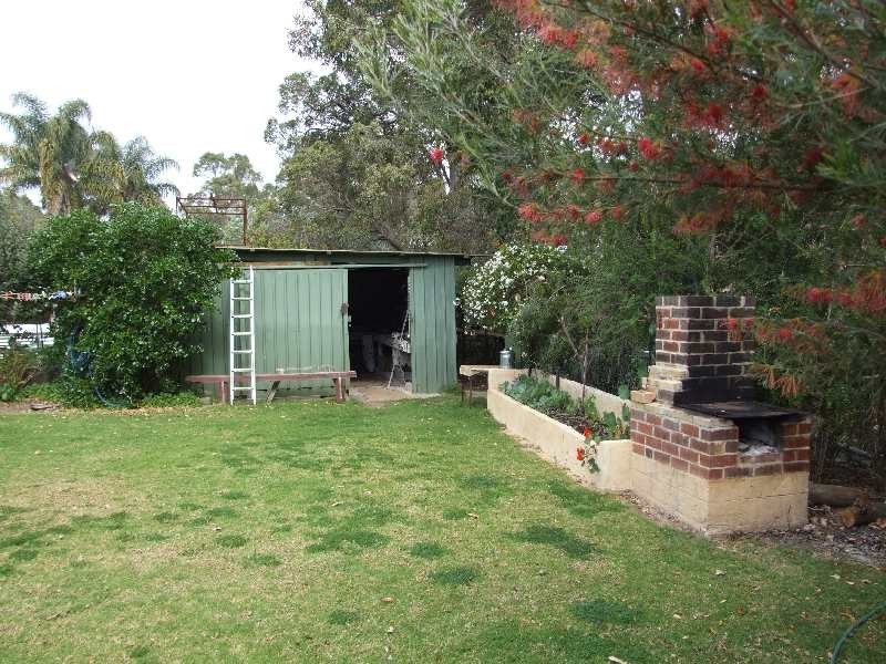 4 Hurst Rd, Boyanup WA 6237