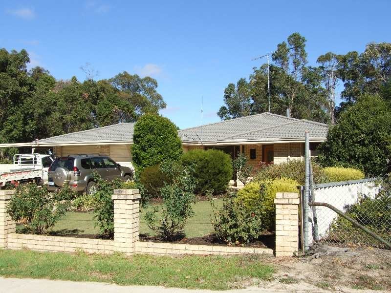 89 South West Highway, Kirup WA 6251