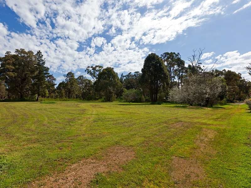 85 & 87 Shepherdson Road, Wilga WA 6243