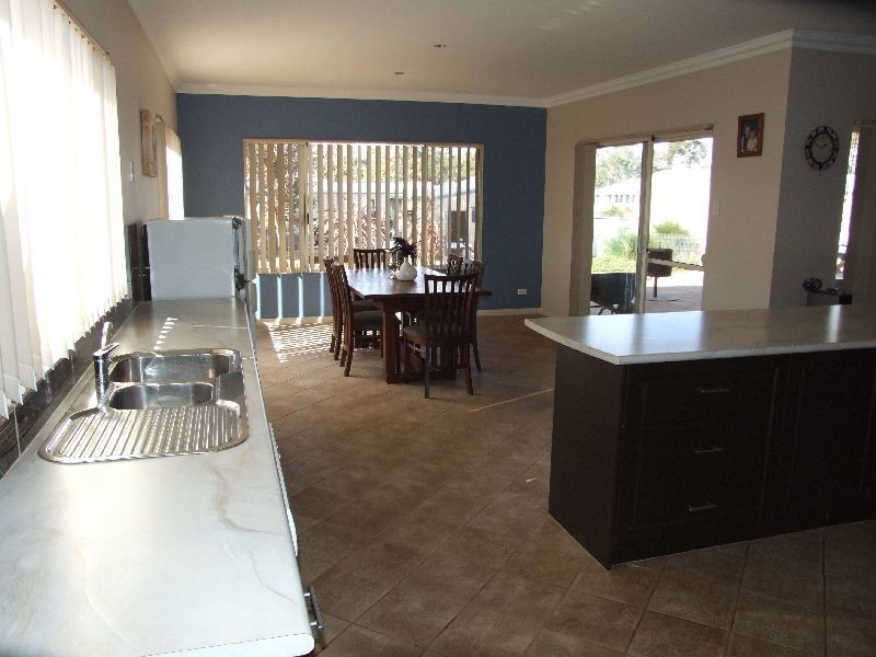 42 Leschenaultia Circle, Donnybrook WA 6239